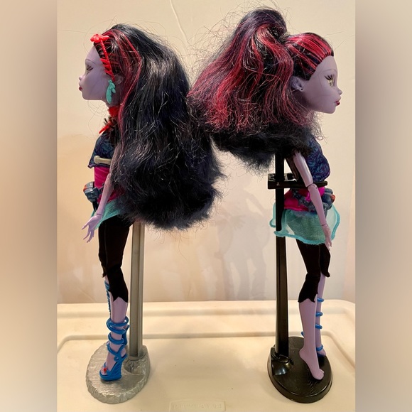 2 Variants of Monster High Jane Boolittle Dolls, Pink Lip & Purple Lip Variants - Picture 6 of 16